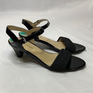 NWT Adrienne Vittadini Black Heel Sandals